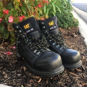 Working shoes CAT for men,brand new ....